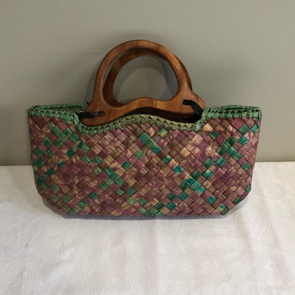 Gorgeous Straw Bag!!